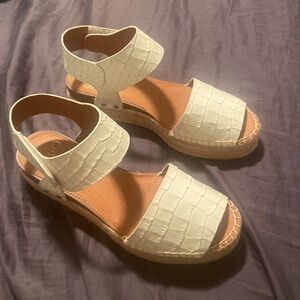 Sarto by Franco Sarto White Platform Espidrille Sandals size 6